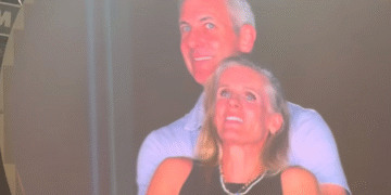 콘서트 ‘키스 캠’에 불륜 들통… 美 IT 기업 CEO 사임