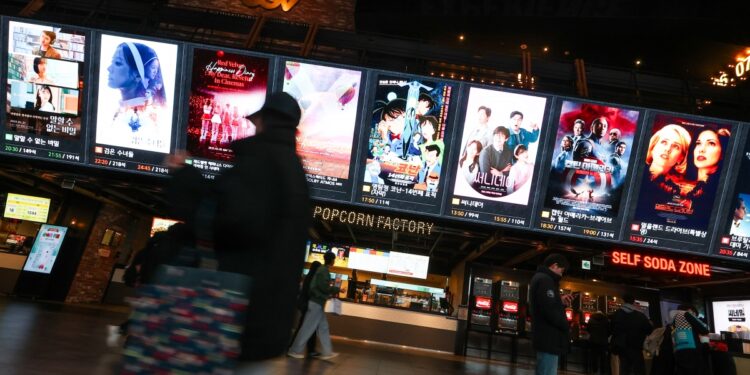 “단돈 천원으로 영화 볼 수 있다고?” 할인권 ‘450만장’ 뿌린다