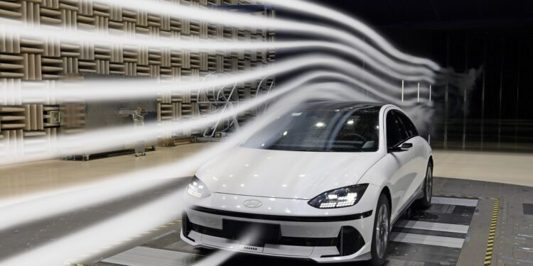 관세 여파… 현대차, 2분기 영업이익 15.8% 감소