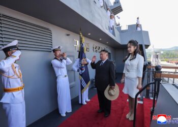 “김정은보다 큰 김주애?”…키 20㎝ 폭풍성장에 北 ‘이것’ 열풍 [김유민의 돋보기]