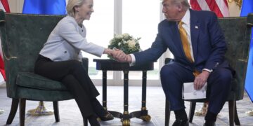 美·EU 무역협상 타결…트럼프 “모든 EU 제품 15% 관세”