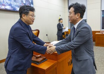 ‘노란봉투법’ 與 주도 환노위 통과… 노동계 12년 숙원 풀릴까