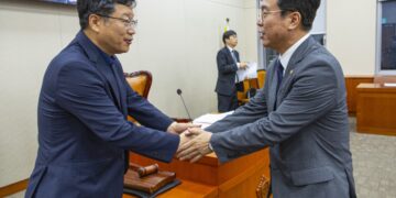 ‘노란봉투법’ 與 주도 환노위 통과… 노동계 12년 숙원 풀릴까