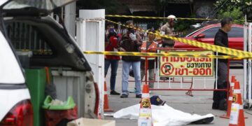 韓관광객 많은 방콕 시장서 총기 난사… 6명 사망