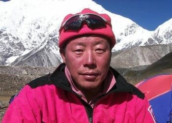 세계 최초 ‘7대륙 최고봉 등정·3극점 도달’ 허영호 대장 잠들다