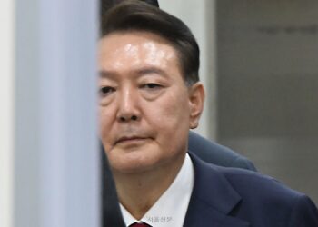정성호 “尹, 체포 시도하자 수의 벗고 특검팀 떠나자 다시 입어…민망”