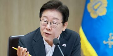 李대통령, 11일 임시 국무회의… 조국·윤미향 사면 결정