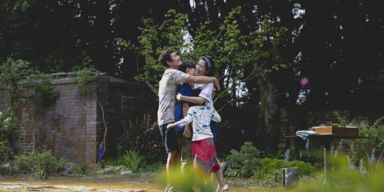 30회 부산국제영화제 개막작은 박찬욱 감독 ‘어쩔수가 없다’