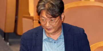 [속보] 정청래 “차명 주식거래 의혹 이춘석 제명 조치”…법사위원장 추미애 물망