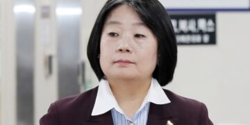 ‘특사유력’ 윤미향 “욕하는 것들 참 불쌍”…국힘 “이완용 빼는 격”