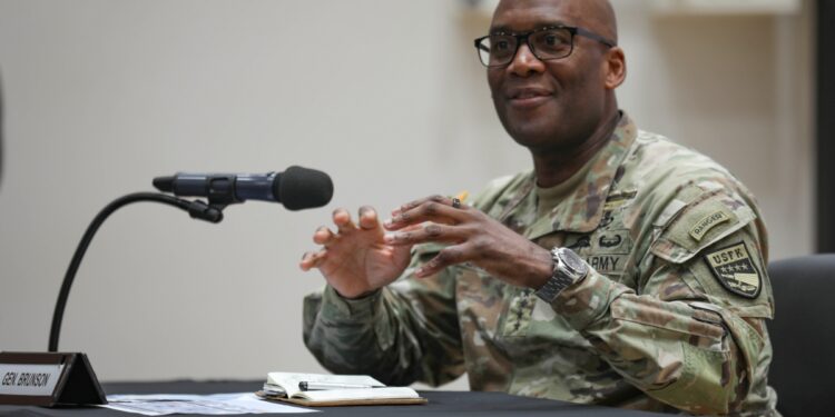 연합사령관 “전작권 전환, 지름길 택하면 준비태세 위태로워질 수도”