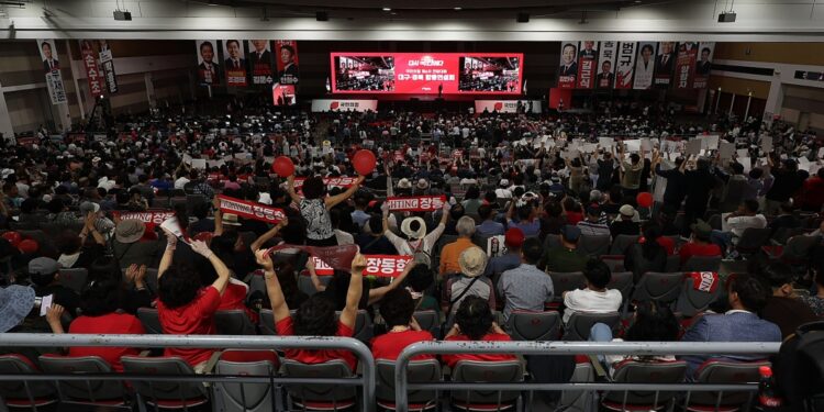전한길 논란만 커지는 국힘 전대… “극우 프레임” “당권 농단”