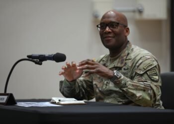 美사령관 “주한미군 변화 필요” | 서울신문