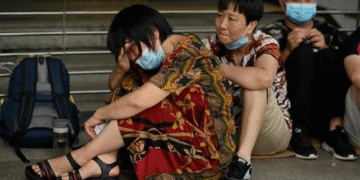 中 부동산 개발 시대의 몰락…최대 건설사 헝다 결국 ‘상폐’