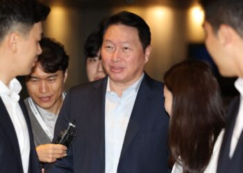 최태원 “글로벌 전쟁서 이길 수 있는 ‘소버린 AI’ 만들겠다”