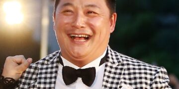 윤정수, 12살 연하 필라테스 강사와 혼인신고