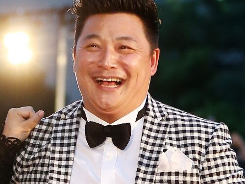 윤정수, 12살 연하 필라테스 강사와 혼인신고