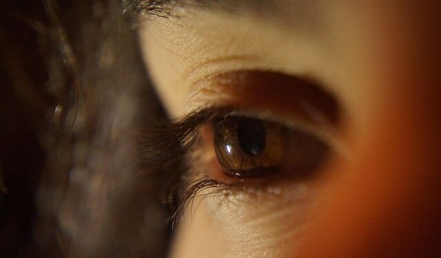 “라식 없이 1분 만에 시력 교정”…전류로 각막 성형 성공