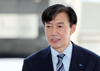 [속보] 조국, 여권 내 자숙 요구에 “고언으로 생각…제 길을 갈 것”