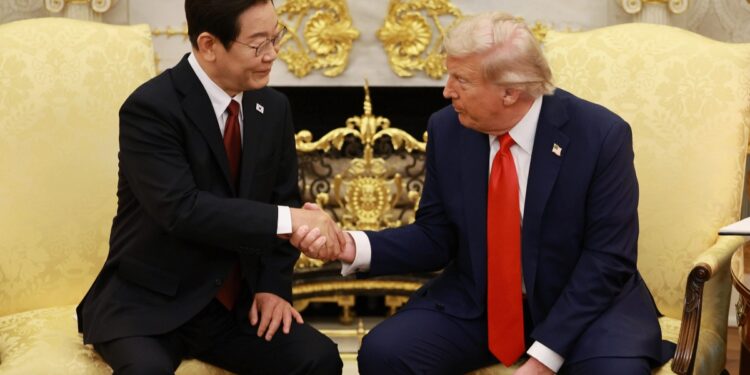 李 “피스메이커 돼 달라”… 트럼프 “조선업 협력”