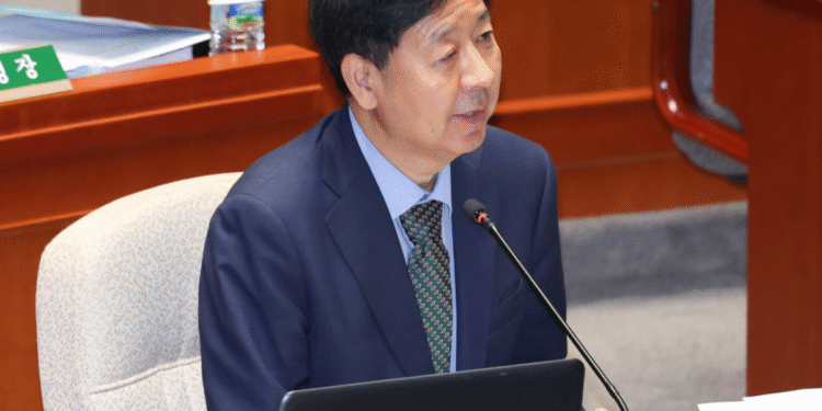 “올해 소비쿠폰 추가 발행 없다… 대주주 양도세 기준 빨리 결정”