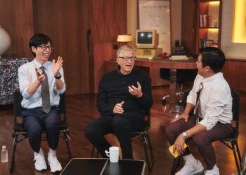 빌 게이츠 “좋은 집 살고 전용기 타고 여행… 돈 꽤 많이 쓴다”