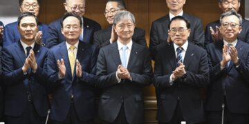 이찬진 금감원장, 은행장과 첫 만남서 ‘이자장사’ 비판