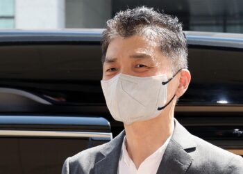 검찰, ‘SM 주가조작 의혹’ 카카오 창업자 김범수에 징역 15년 구형