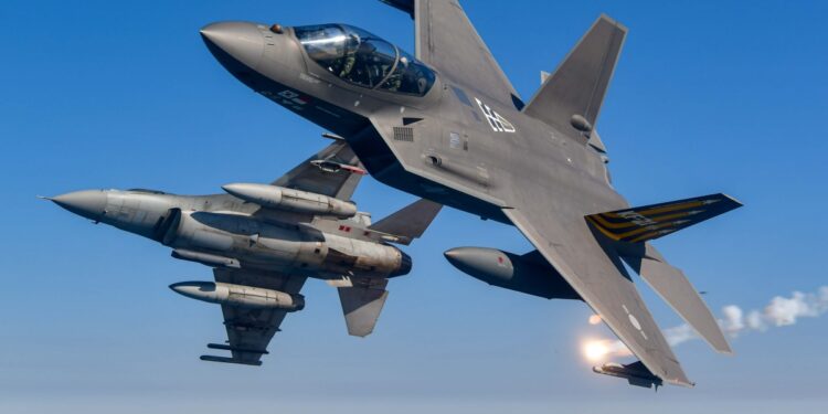 李대통령 “국방비 증액”… 예산 8.2%↑·GDP 2.4%