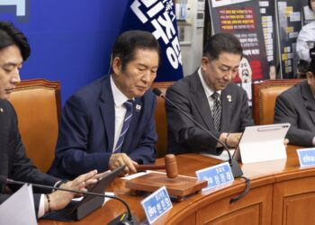 ‘상복’ 예고한 국민의힘…민주 “사자보이즈 옷 입으시면 좋을텐데”