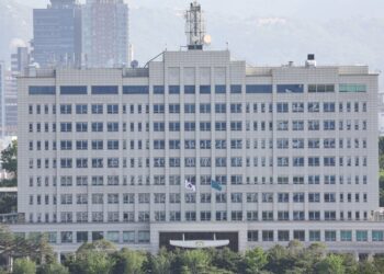 ‘세월호 생존자’ 주장 50대, 대통령실 면담 요청하며 자해