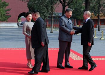 “김정은, 중러 든든한 뒷배 얻어… 북미 협상 등 공세적 외교 펼칠 것”