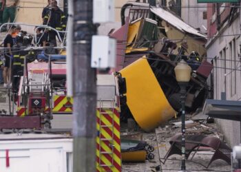 [속보] “리스본 전차사고로 한국인 2명도 사망”