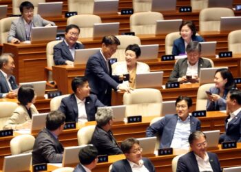 4전 5기 ‘뒤집기’ 씨름왕 문대림…북극항로 진심 왜? [주간 여의도 Who?]