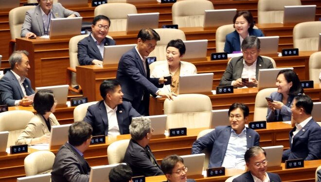 4전 5기 ‘뒤집기’ 씨름왕 문대림…북극항로 진심 왜? [주간 여의도 Who?]