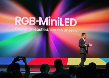 [IFA 2025]“누가 더 선명한가” 치열해진 한중 TV 전쟁…삼성 ‘색감’ LG ‘투명’ 하이센스 ‘크기’