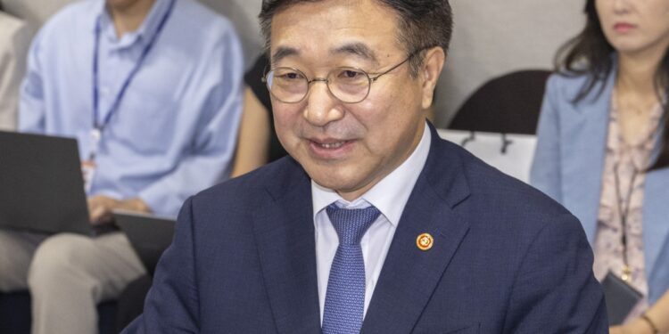 윤호중 “비상계엄 지자체 가담 의혹, 행안부 자체 진상조사”(종합)