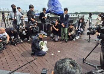 “지켜주지 못해 죄송” “쇼 그만하라”…용서받지 못한 순직 해경 당직 팀장