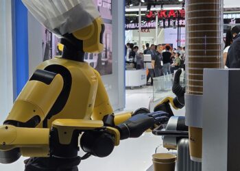 AI로 더 똑똑해진 휴머노이드… 90초 만에 검수·조립·운반 뚝딱[천지개벽 중국 로봇산업]