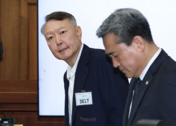 尹 “1.8평 생존도, 재판·조사도 어려워…유치한 기소” 불구속 재판 주장