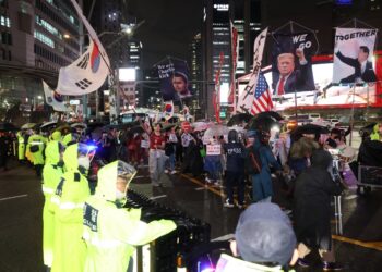 “명동·대림동 조심…시위대와 충돌 말라” 中 대사관 주의령