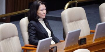 방통위 폐지…최민희 “굿바이 방송장악” vs 이진숙 “한국 큰일”