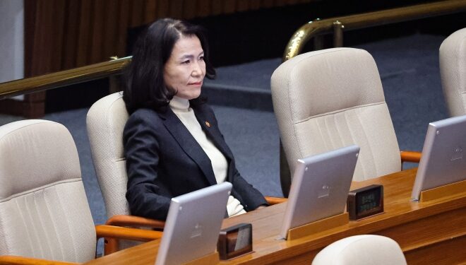 방통위 폐지…최민희 “굿바이 방송장악” vs 이진숙 “한국 큰일”