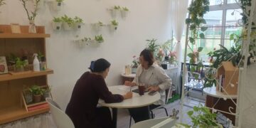 마음이 쉬어 가는 카페·이웃이 찾아 준 돌봄… 고립, 사회와 만나다