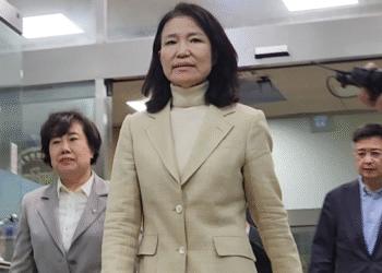 ‘석방’ 이진숙 “경찰 폭력적 행태”…경찰 “法, 체포 적법성은 인정”