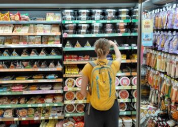 “한국 가면 꼭 사야해” 외국인, K편의점서 싹쓸이한 제품은?