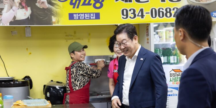 현장에 답이 있다…李대통령의 ‘희노애락’ 전통시장