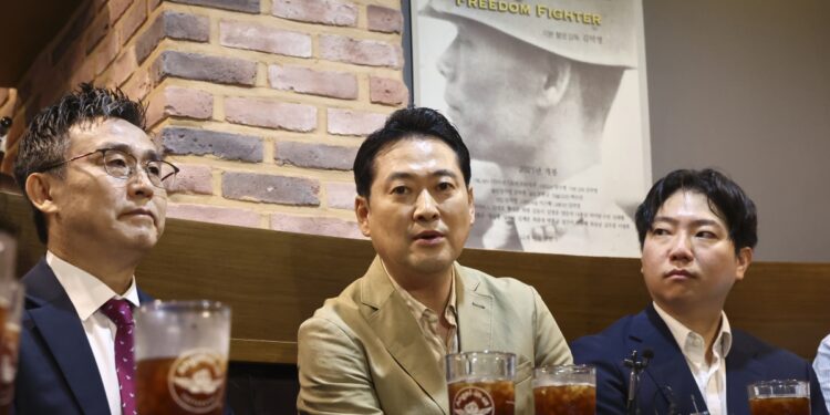 장동혁의 추석나기…귀성인사 대신 민생현장, 건국전쟁 보며 지지층 다잡기