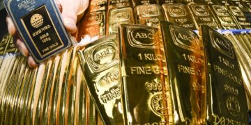 금값 4000달러 돌파… 트럼프 리스크에 안전자산으로 돈 몰린다