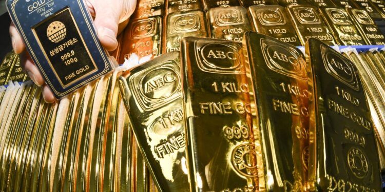 금값 4000달러 돌파… 트럼프 리스크에 안전자산으로 돈 몰린다